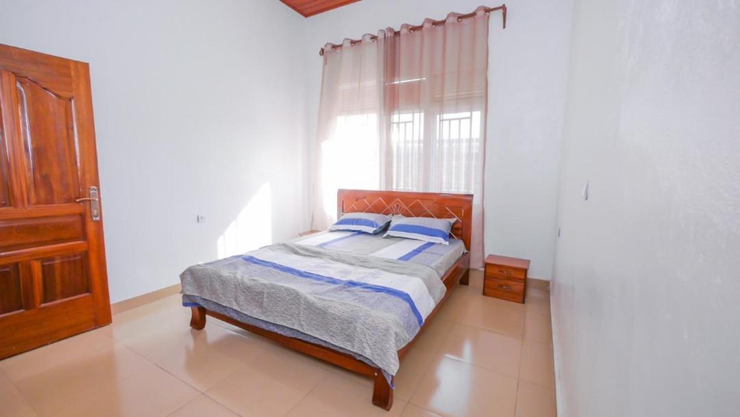 Bed and Breakfast Da Vinci House Кигали Экстерьер фото