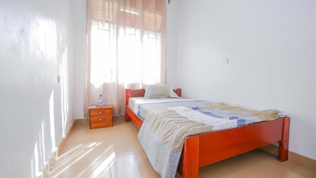 Bed and Breakfast Da Vinci House Кигали Экстерьер фото