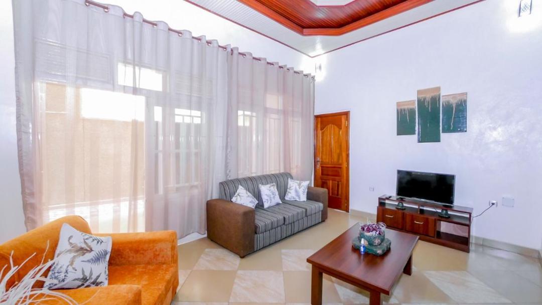 Bed and Breakfast Da Vinci House Кигали Экстерьер фото